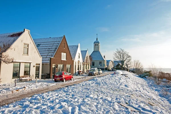 Снежный Дургердам зимой в Нидерландах — стоковое фото