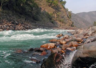 Kutsal nehir Poolchatti yakınındaki Hindistan'da Ganj, görüntüleme