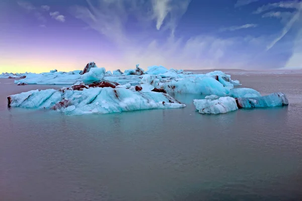 Solheimajokull ledovce na Islandu při východu slunce — Stock fotografie