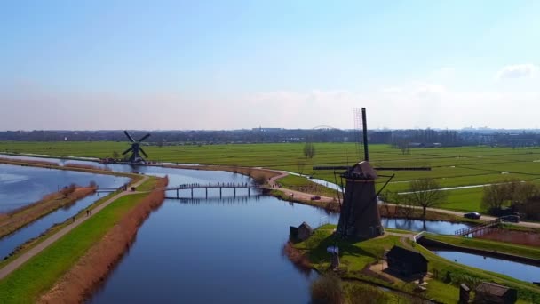 Anténu Tradičních Větrných Mlýnů Kinderdijk Nizozemsku — Stock video