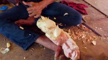 Woodworker sanat eseri Bali Endonezya oluşturma