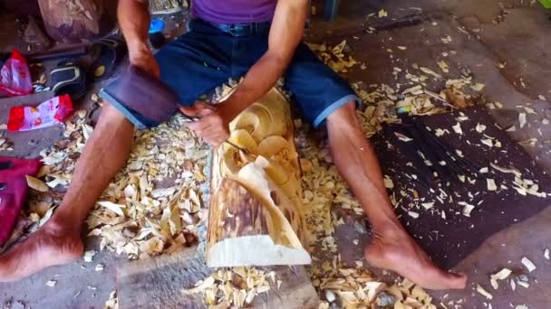 Woodworker Creating Piece Art Bali Indonesia — Stock Video