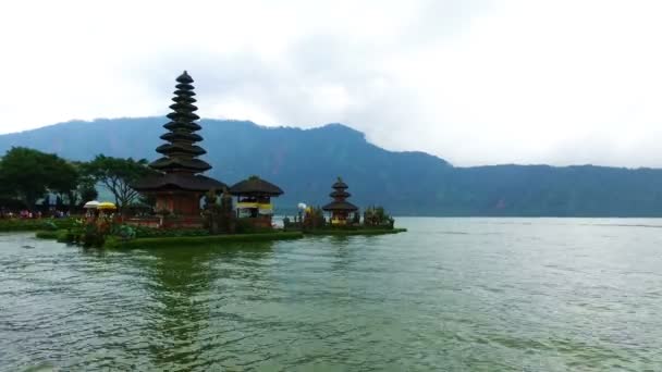 Фоні Тропічних Пейзажів Поблизу Danu Храм Балі — стокове відео