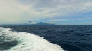Yüksek hızlı Endonezya Bali deniz üzerinde seyir