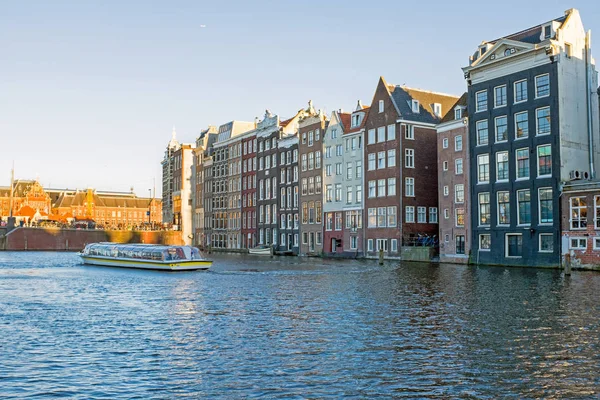 Amsterdam hus i citycenter i Nederländerna — Stockfoto