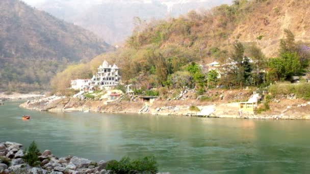 Río Ganga Laxmanjhula India — Vídeos de Stock