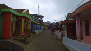  Java, Endonezya - 24 Aralık 2016: bir köy Java Endonezya üzerinde sürüş