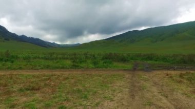 Issız bölgede Java Endonezya Bromo yanardağ 