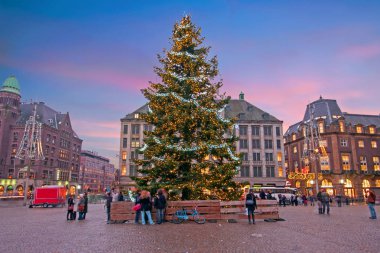 Noel zamanı, Amsterdam'da Hollanda gün batımında