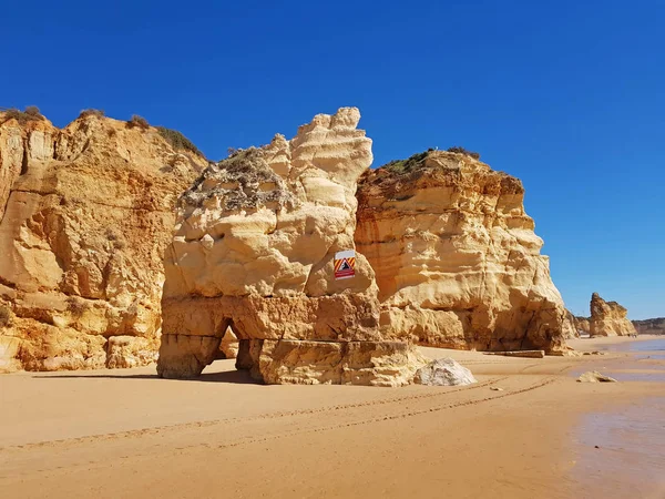 Praia da Rocha en Portimao Portugal —  Fotos de Stock