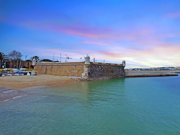 Forte da Bandeira v Lagosu v Algarve Portugalsko při západu slunce — Stock fotografie