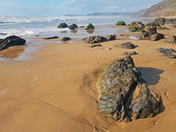 Felsen und Meer an der Westküste Portugals — Stockfoto