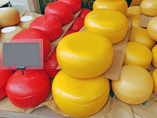 Dutch cheese for sale in the Netherlands — Stock Photo, Image