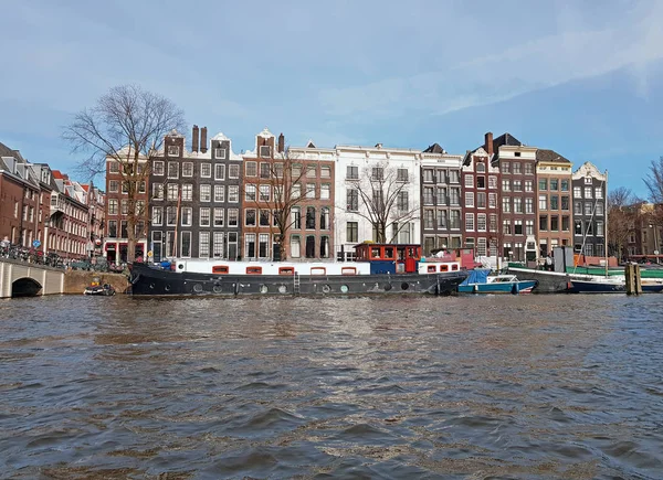 Ciudad escénica de la ciudad Amsterdam en los Países Bajos — Foto de Stock
