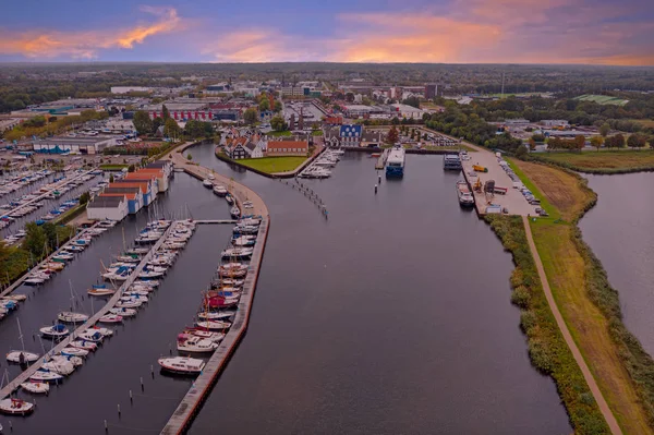 Aeronáutica da cidade e porto de Huizen, na Holanda — Fotografia de Stock