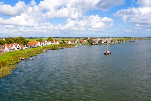 アムステルダム近くの歴史的な村Durgerdamからの空中 — ストック写真
