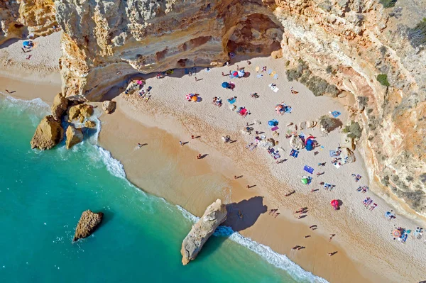 Primer plano aéreo desde Praia da Marinha en el Algarve Portugal — Foto de Stock