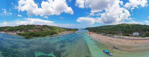 Aerial panorama from Nusa Lembongan and Nusa Ceningan in Indones — Stock Photo, Image