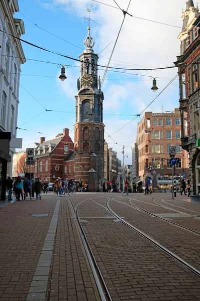 Città panoramica da Amsterdam con la torre Munt nei Paesi Bassi — Foto Stock