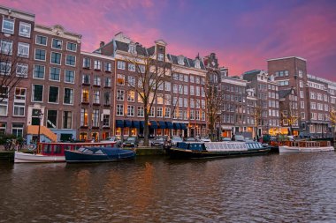 Hollanda, Amsterdam 'dan gün batımında şehir manzarası