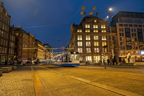 Christmas on the Dam Square in the city center of Amsterdam in t — Stock Photo, Image