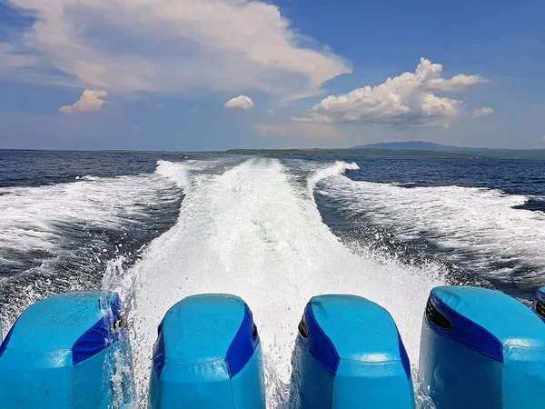 Fast ferry on the Balinese sea in Indonesia — Stock Photo, Image