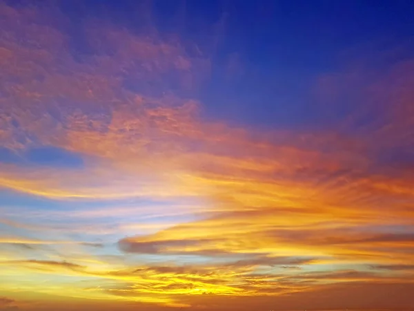 Hermoso paisaje nublado — Foto de Stock