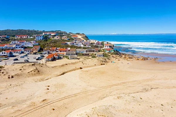 ポルトガルの西海岸にある伝統的な村モンテ クレリゴからの空中 — ストック写真