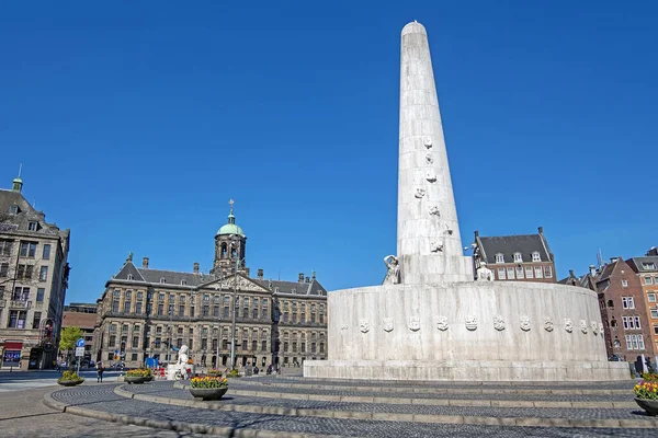 Gát Tér Amszterdamban Hollandiában Nemzeti Emlékmű Királyi Palota — Stock Fotó