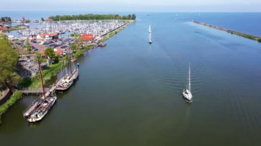 Hollanda 'daki Enkhuizen limanından havadan.