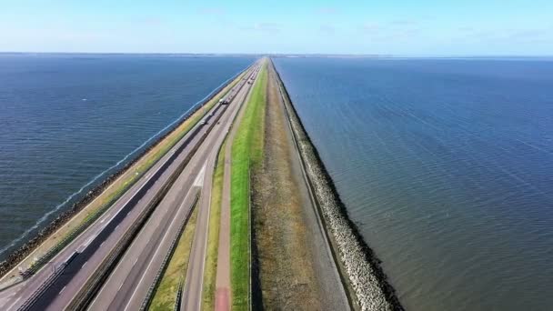 Εναέρια Από Την Εθνική Οδό Afsluitdijk Στις Κάτω Χώρες — Αρχείο Βίντεο