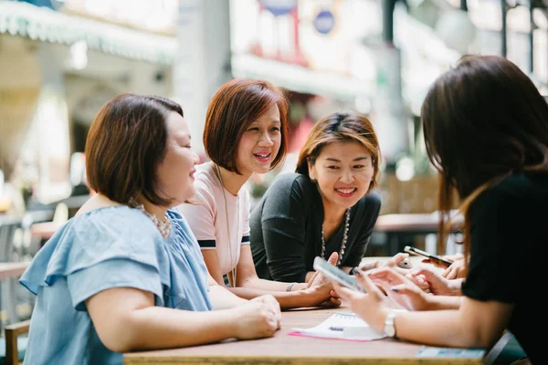 female business partners Meeting in Cafe