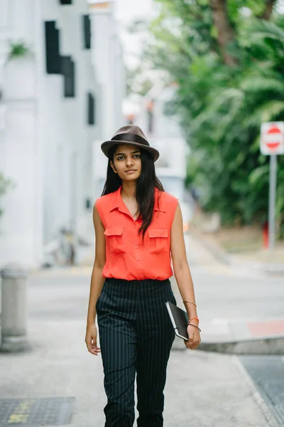 Retrato Una Joven Modelo India Asiática Con Sombrero Sombrero Sombrero — Foto de Stock