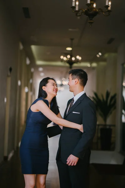 Mensen Uit Het Bedrijfsleven Een Chinese Aziatische Man Vrouw Ondervindt — Stockfoto