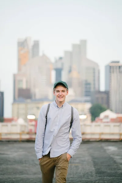 Porträtt Ung Och Attraktiv Kaukasiska Vit Man Turist Eller Student — Stockfoto