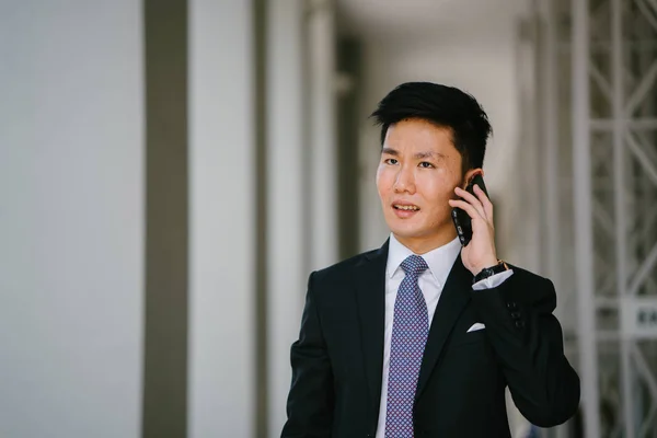 Portrait Young Handsome Businessman Dressed Formal Suit Tie Looking His — Stock Photo, Image