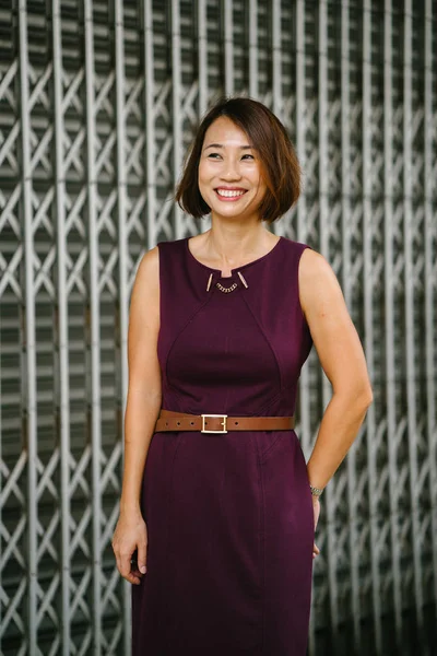 Singapur Asya Elbiseli Çekici Bir Çinli Asyalı Kadın Portresi Hafta — Stok fotoğraf