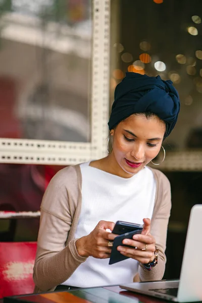 Portrait Young Attractive Muslim Woman Asian Arab Malay Entrepreneur Businesswoman — Stock Photo, Image