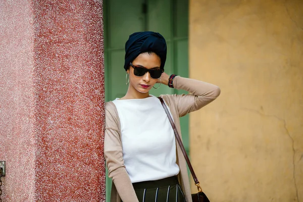 Portrait Young Muslim Woman Islam Sunglasses Wearing Turban Headscarf Hijab — Stock Photo, Image