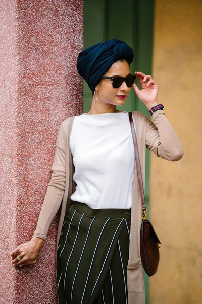 Portrait Young Muslim Woman Islam Sunglasses Wearing Turban Headscarf Hijab — Stock Photo, Image