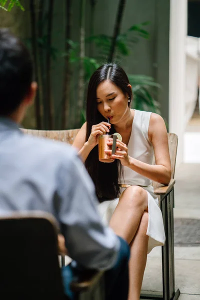Joven Mujer Asiática China Una Cita Romántica Con Hombre Ella — Foto de Stock