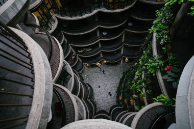 Singapur, 24 Mart 2018: Ntu Singapur Nanyang Avenue boyunca kovan farklı ve fütüristik mimarisi. Bu bir yeşil ve sürdürülebilir bina vitrin için geliştirilen.