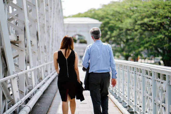 Homem Negócios Mulher Andando Rua Conceito Negócio — Fotografia de Stock