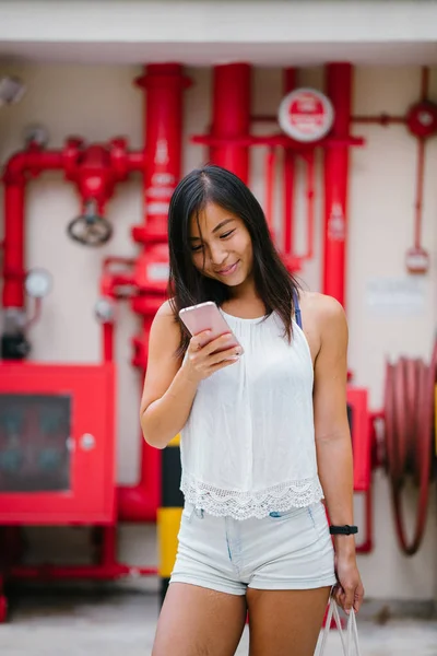 Portrait Athletic Cute Beautiful Chinese Asian Girl Phone Standing Street — Stock Photo, Image