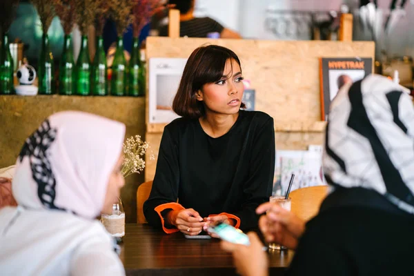 Vonzó Ázsiai Női Vállalkozók Amelyek Közösségi Iroda Hely Üzleti Megbeszéléshez — Stock Fotó