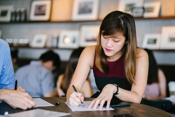 Porträt Einer Asiatischen Chinesischen Managerin Die Café Arbeitet — Stockfoto