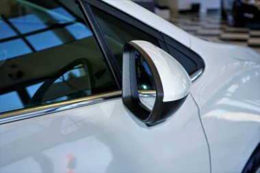 Araba ayna - ön sağ pencere alanı - beyaz.