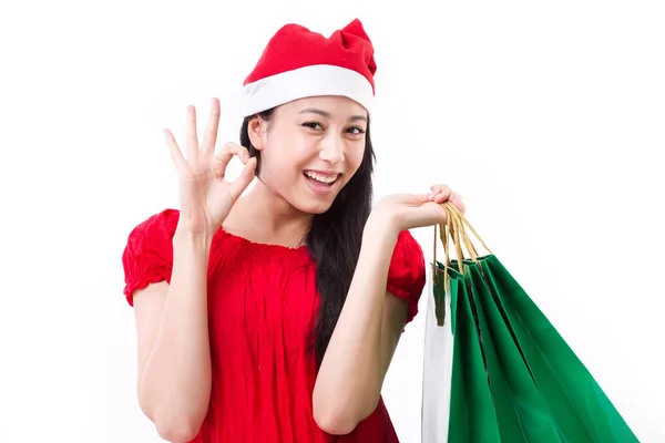 Šťastná žena užívat vánoční nákupy — Stock fotografie