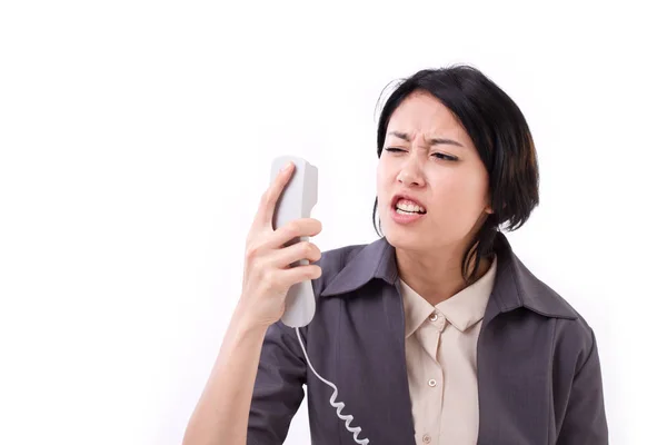 Arrabbiato, frustrata donna d'affari gridando attraverso la telefonata — Foto Stock