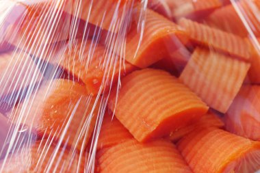 Papaya plastik wrap içinde